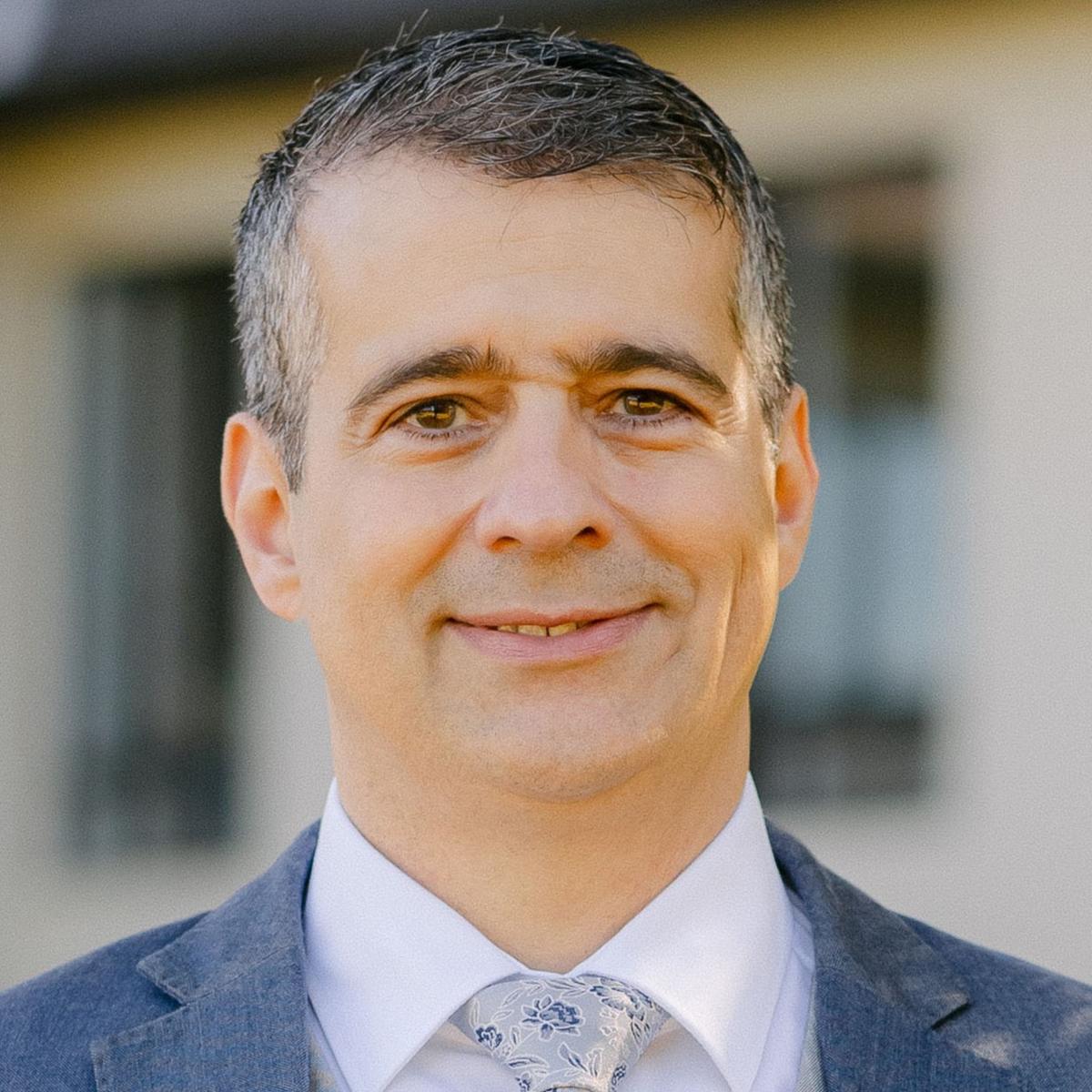 Dr Douglas Mota Dias
